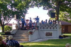 Turtle Creek Chamber Orchestra performs in summer’s first concert in the park